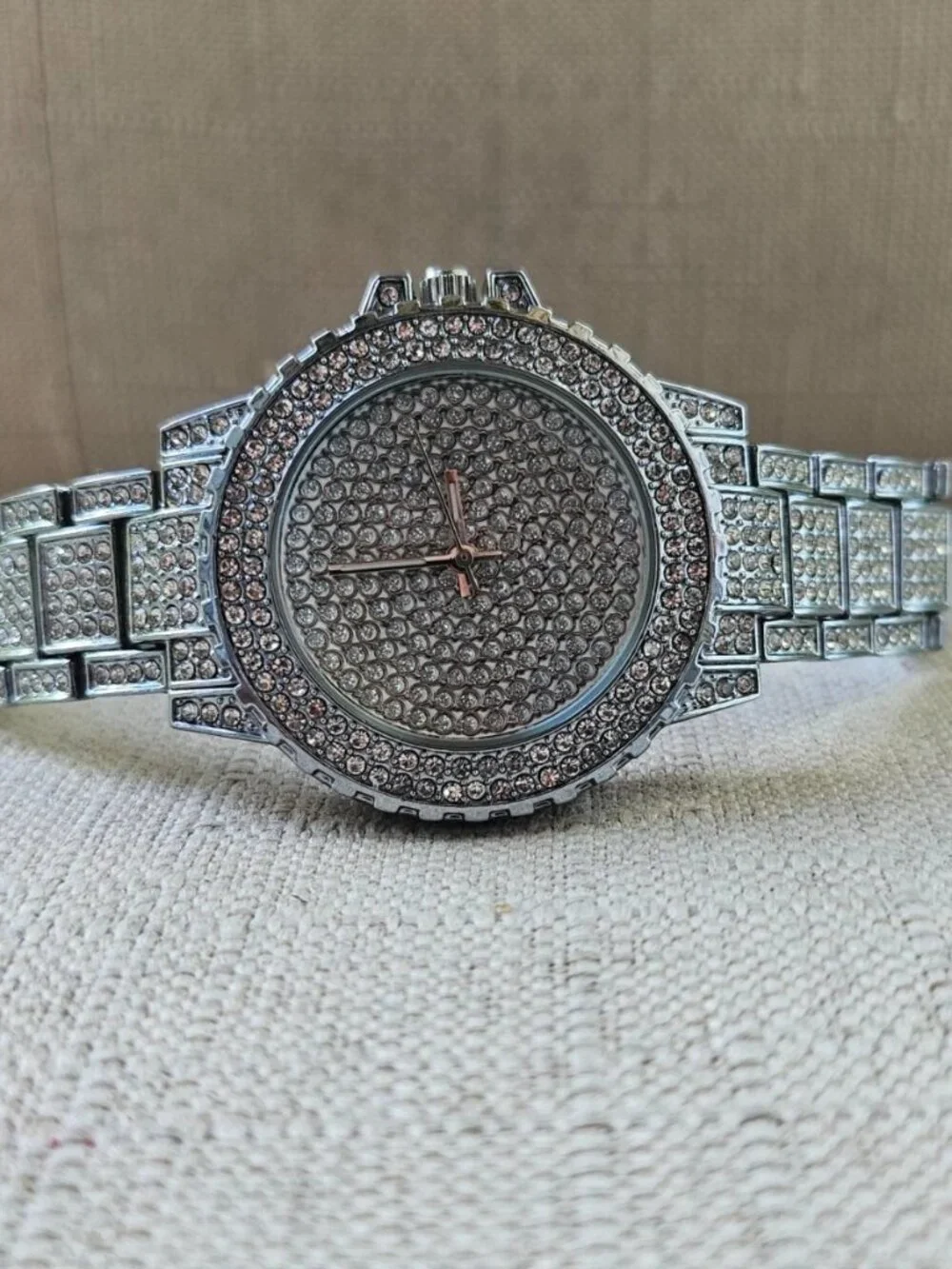 Crystals Accent Face Bezel Wristwatch Silver Tone Fashion Analog Quartz watch